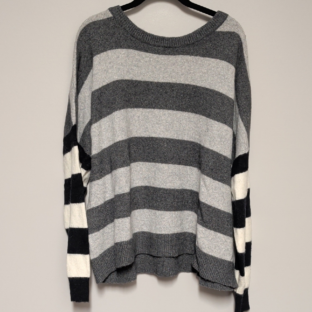 COURT & ROWE Gray and Black Striped Sweater
